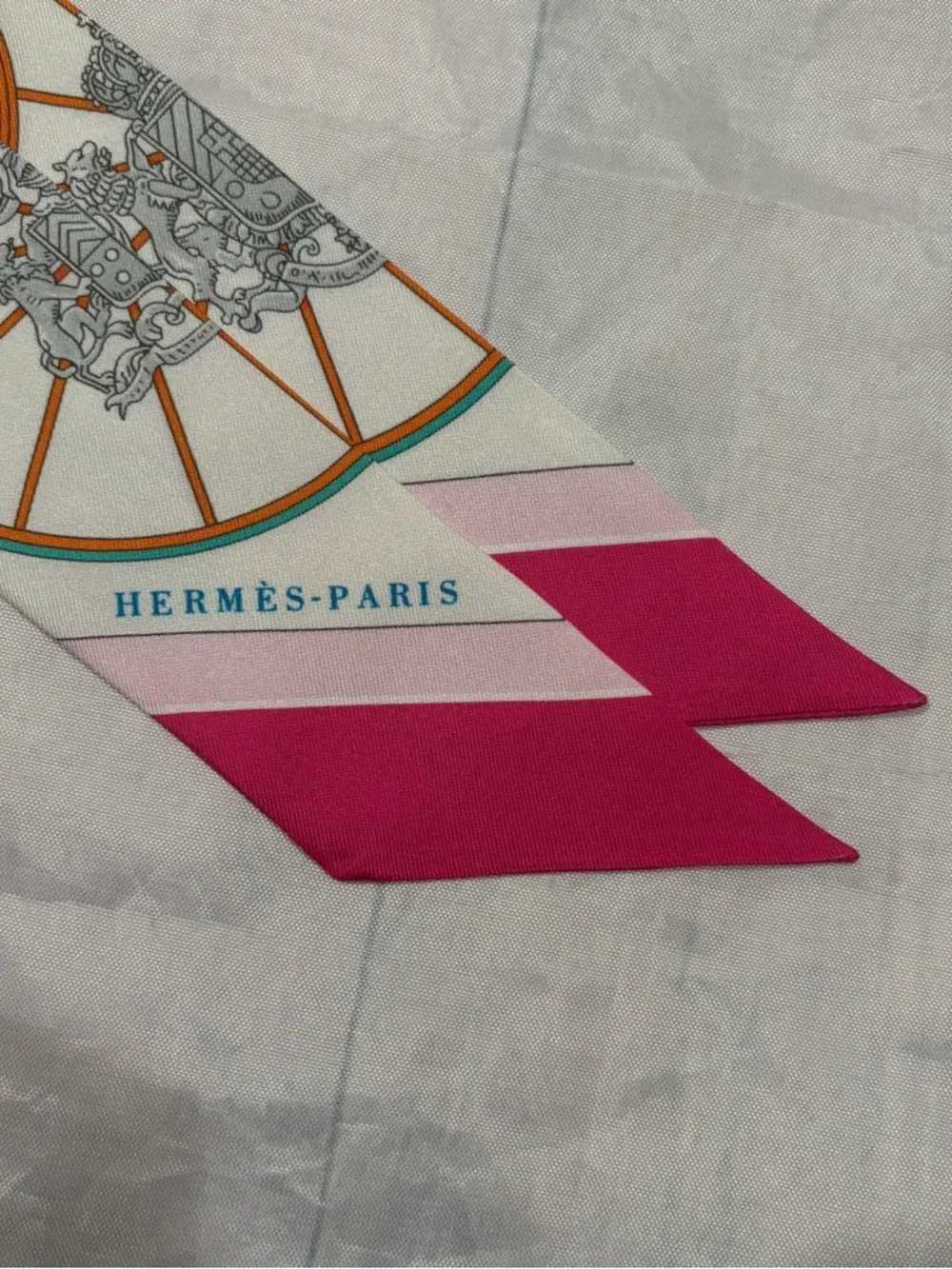 Hermès Twilly Silk Scarf Pink Multicolor Carriage Print Skinny Ribbon Wrap - Picture 4 of 4